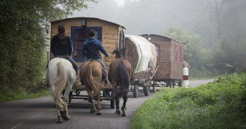 Un voyage en roulotte ? roulotte et chevaux