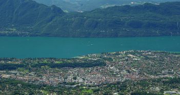 Aix-les-Bains : station balnéaire et thermale entre lac et montagne