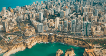Vacances à Beyrouth : quels sont les meilleurs quartiers pour se loger ? Ville de Beyrouth vue du ciel Liban
