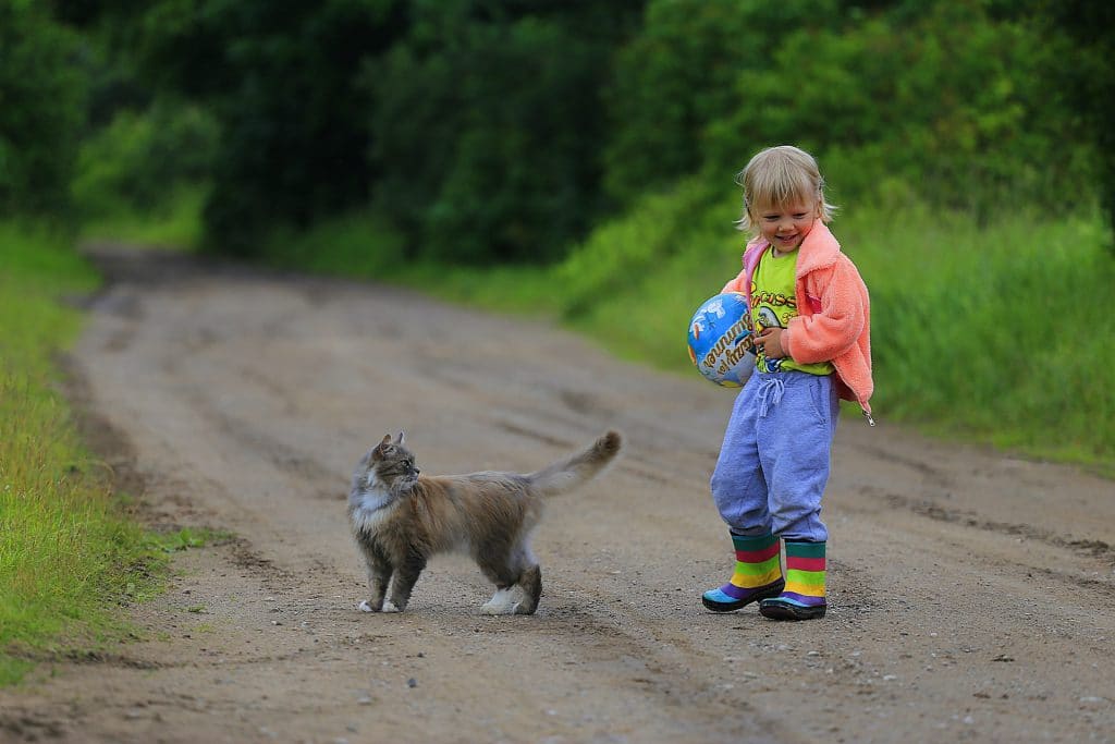 chat-vacances-fille