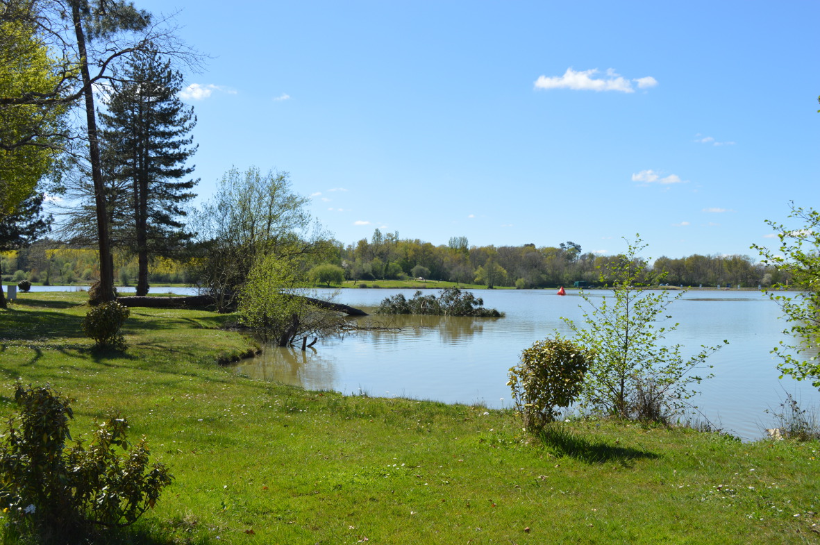 Zoom sur : le lac de l’Uby dans le Gers, haut lieu de la pêche au coup