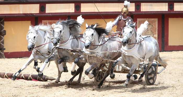 Le Puy du Fou meilleur parc d’attractions au monde  : les raisons du succès