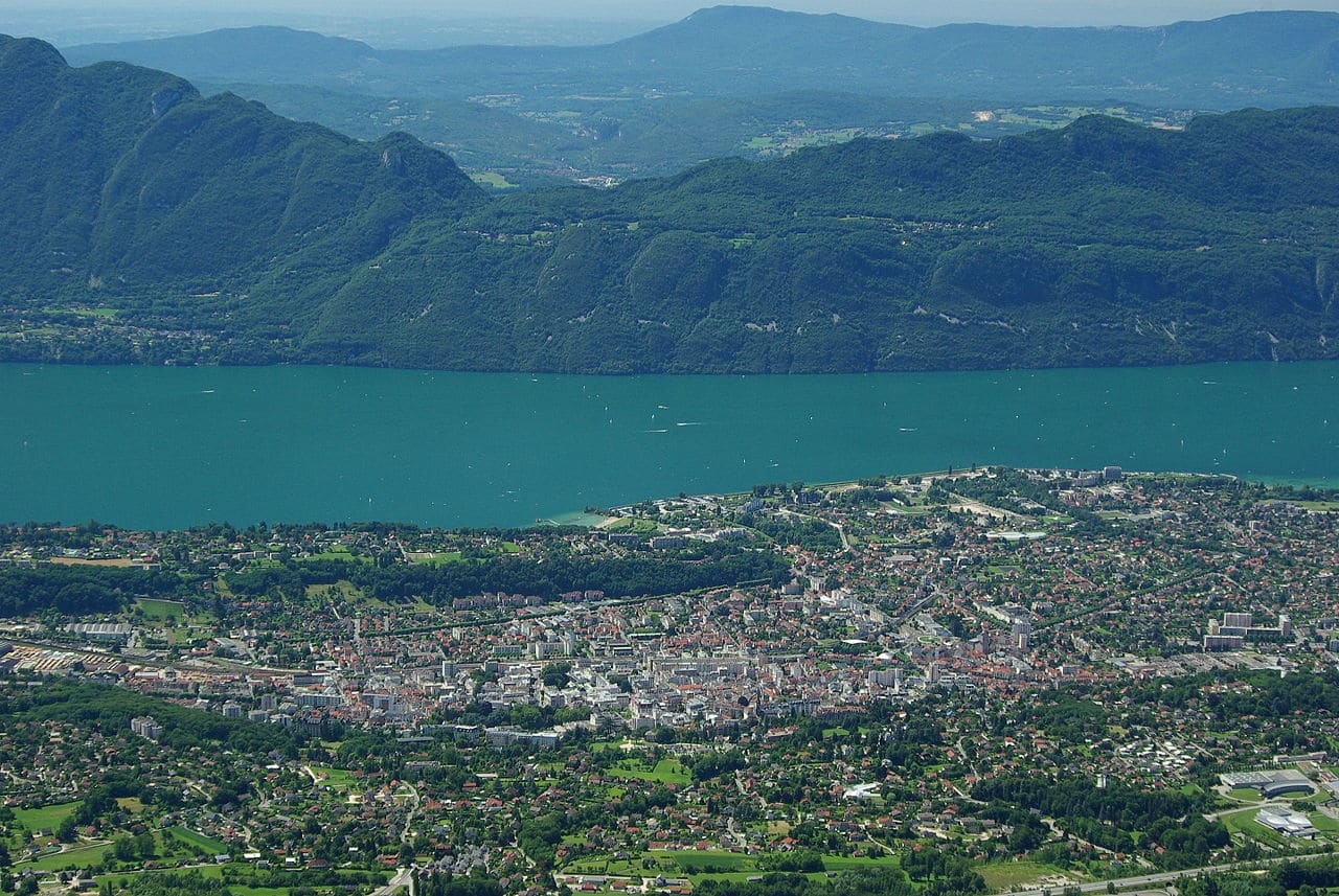 Aix-les-Bains : station balnéaire et thermale entre lac et montagne