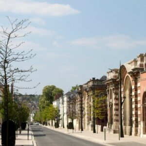 Reims ou Épernay : quelle est la ville du champagne ?